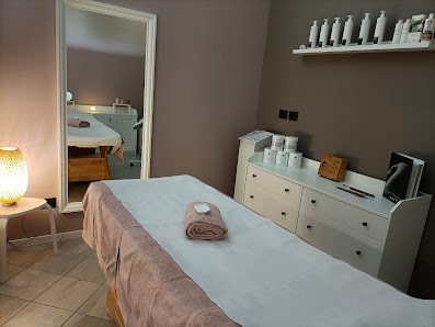 Immagine ESTETICA NELLE TUE MANI 3