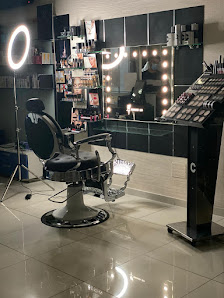 Immagine Tristano Leo - Parrucchiere Lecce - Unisex Haircare 3