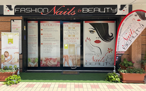 Immagine Fashion Nails & Beauty 2