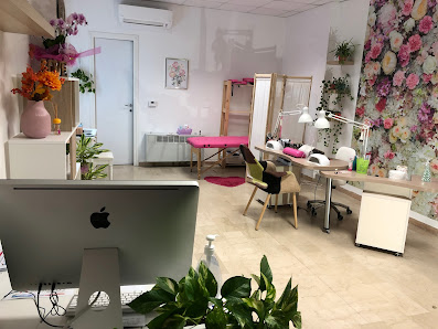 Immagine Bellissima by Luana Dall'Acqua ~ Ricostruzione Unghie and MakeUp 1