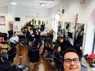 Immagine Antonio Leuzzi Parrucchieri - Salone L'Oréal Professionnel 1