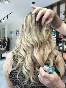 Immagine Antonio Leuzzi Parrucchieri - Salone L'Oréal Professionnel 2