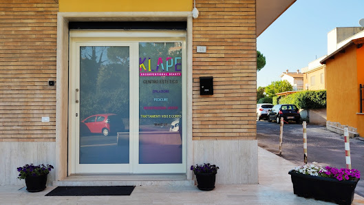 Immagine KLAPE - unconventional beauty - 2