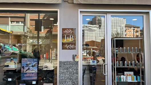 Immagine J&B Saloon and Products Sesto San Giovanni 2