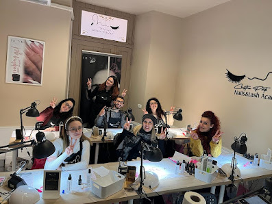 Immagine Corsi di Ricostruzione Unghie ed Extension Ciglia a Catania Cristina Porto Nails&Lash Academy 1
