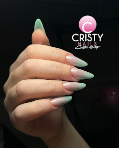 Immagine Corsi di Ricostruzione Unghie ed Extension Ciglia a Catania Cristina Porto Nails&Lash Academy 3