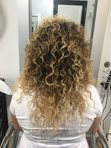 Immagine Anna&Catia Parrucchiere Estetica Ricostruzione Unghie 3