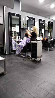 Immagine Tenaglia Parrucchieri estetica 2