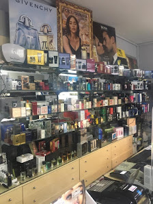 Immagine CDR - FORNITURE PER PARRUCCHIERI PRODOTTI PROFESSIONALI PER CENTRI ESTETICI 3