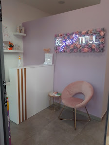 Immagine Centro estetico viola 3