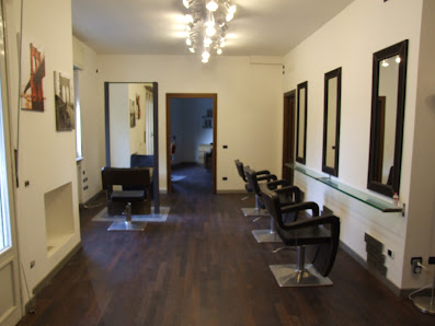 Immagine Keery Parrucchieri - Specialisti in Colore e Balayages 4